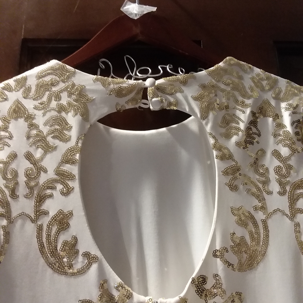 Dress - Picture 4 of 4